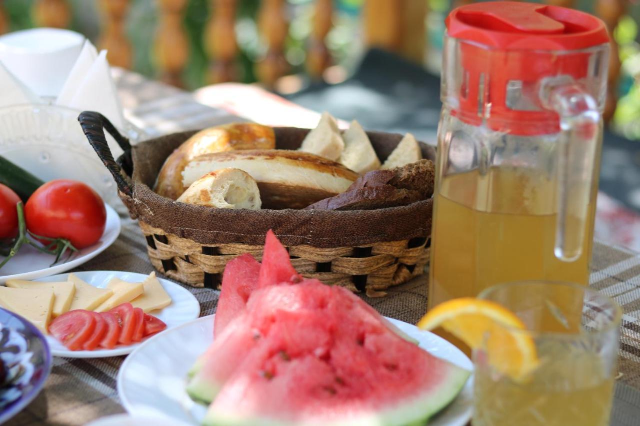 Chinor Garden Hotel Tasjkent Buitenkant foto