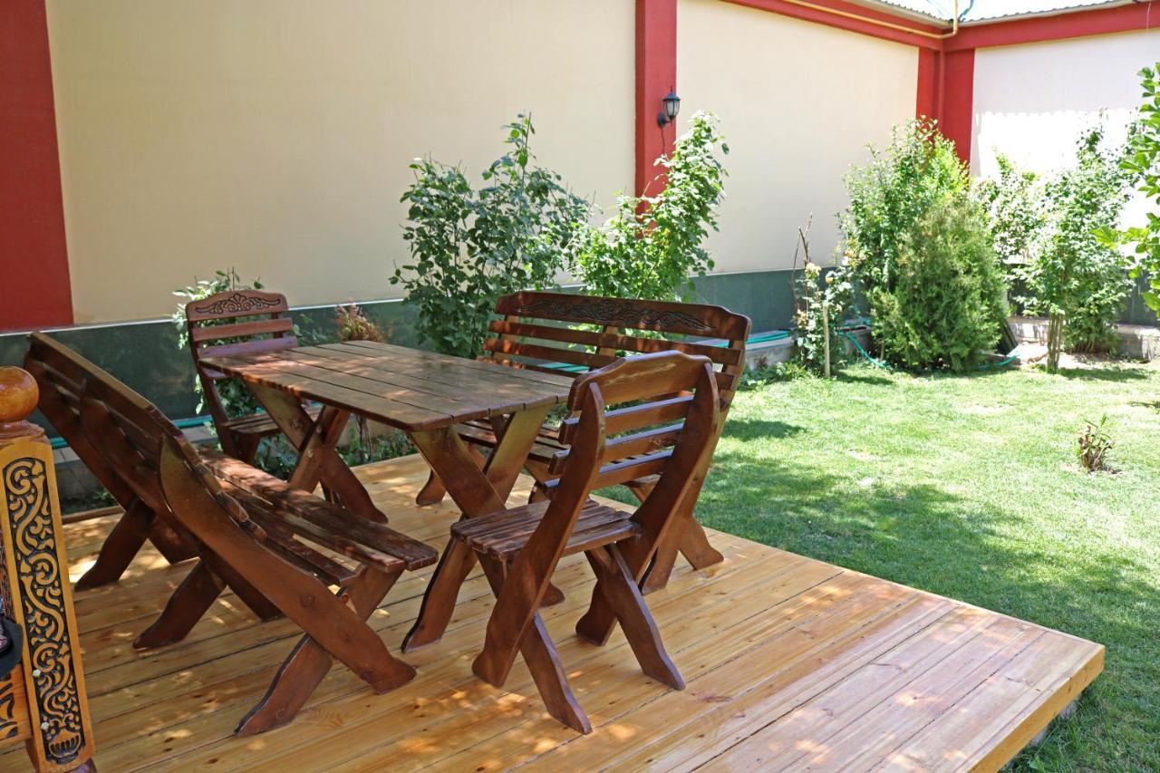 Chinor Garden Hotel Tasjkent Buitenkant foto