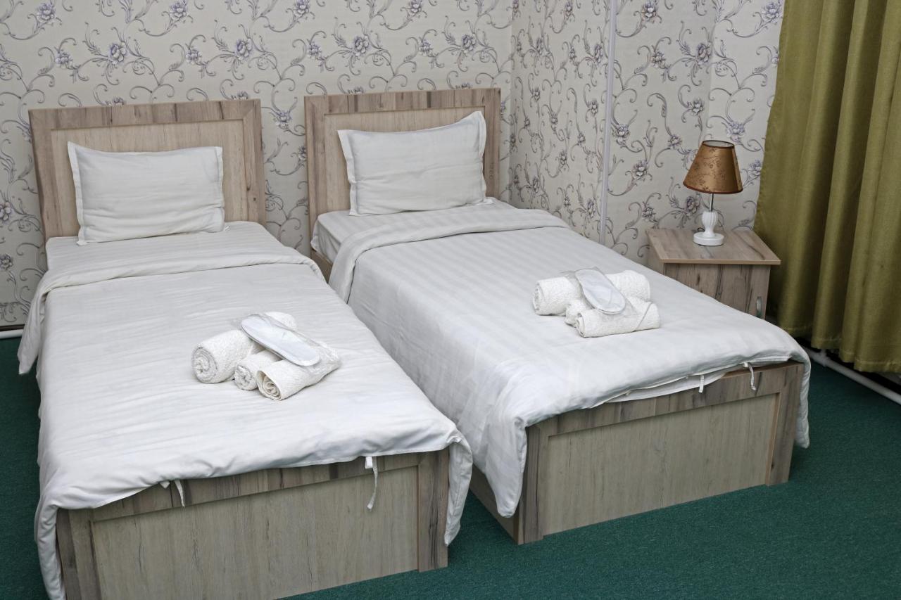 Chinor Garden Hotel Tasjkent Buitenkant foto