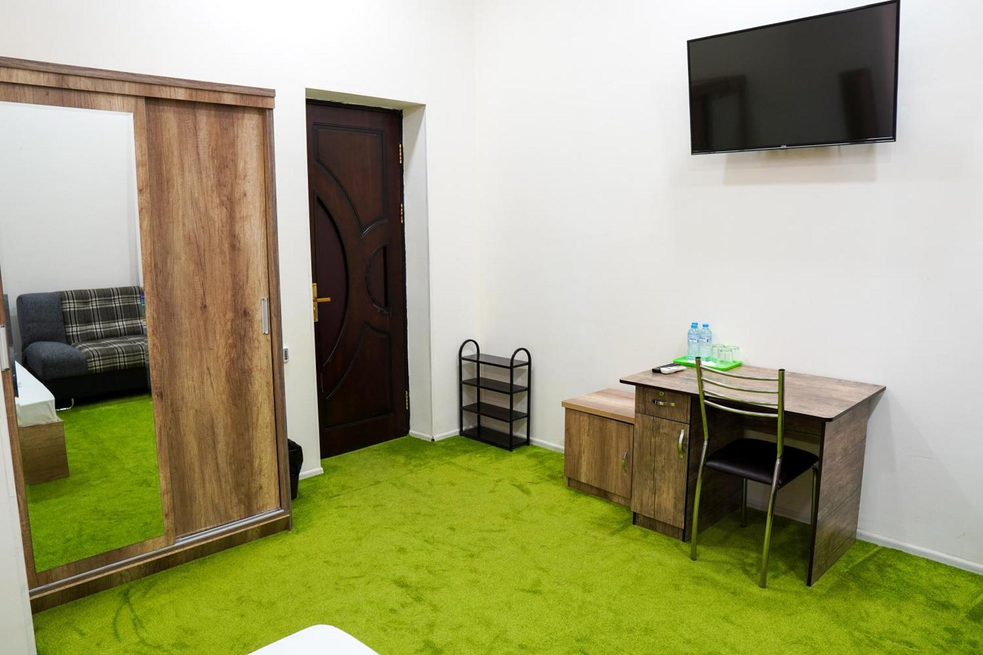 Chinor Garden Hotel Tasjkent Buitenkant foto