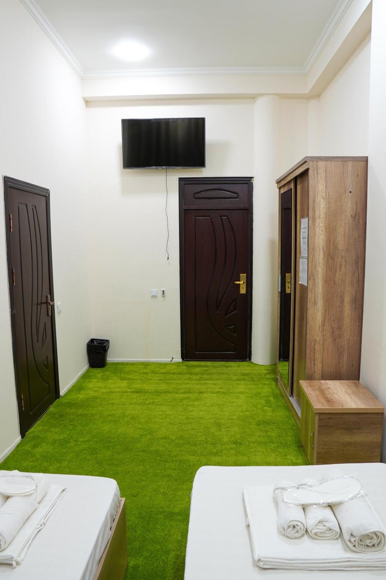 Chinor Garden Hotel Tasjkent Buitenkant foto