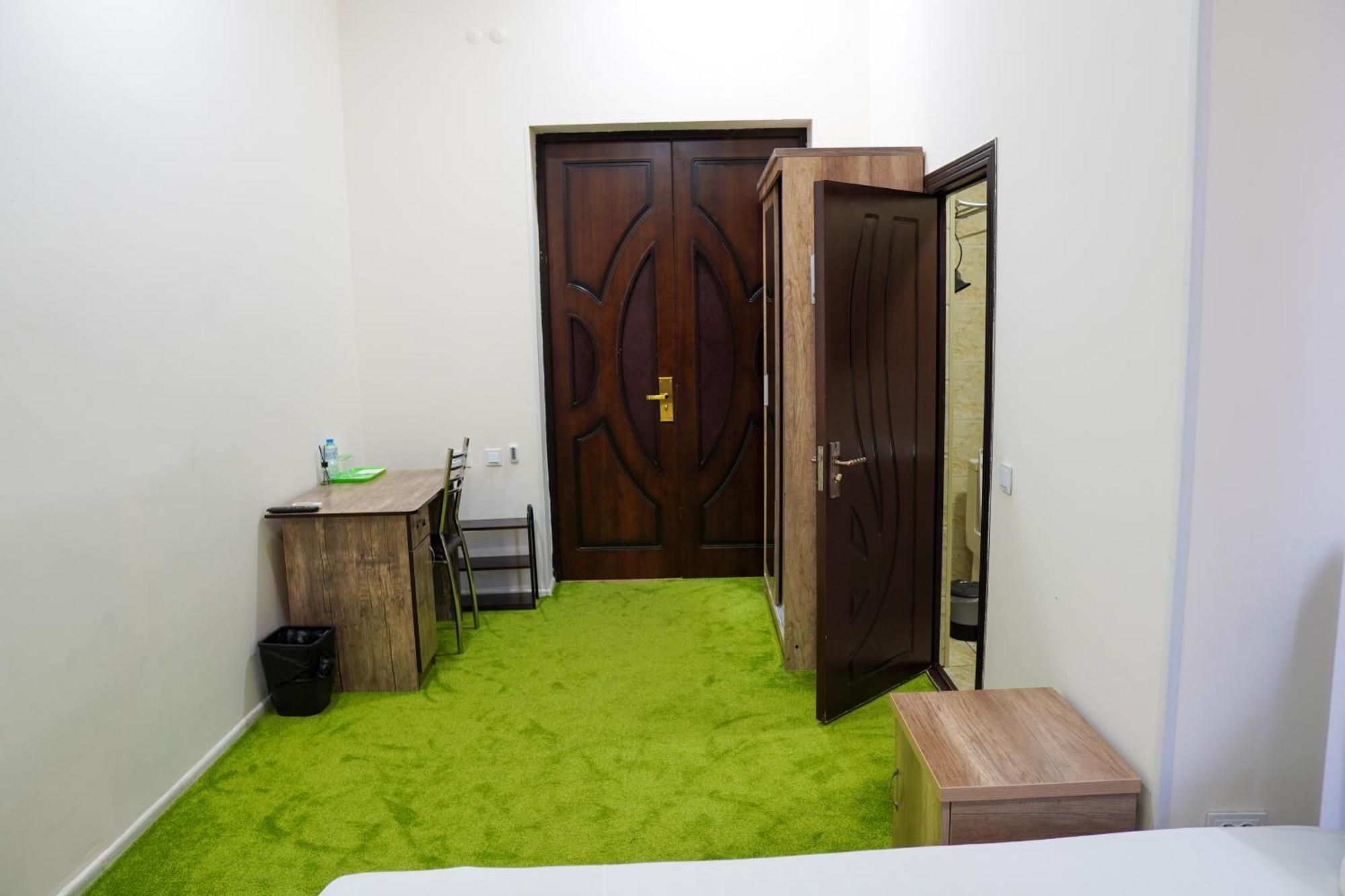 Chinor Garden Hotel Tasjkent Buitenkant foto