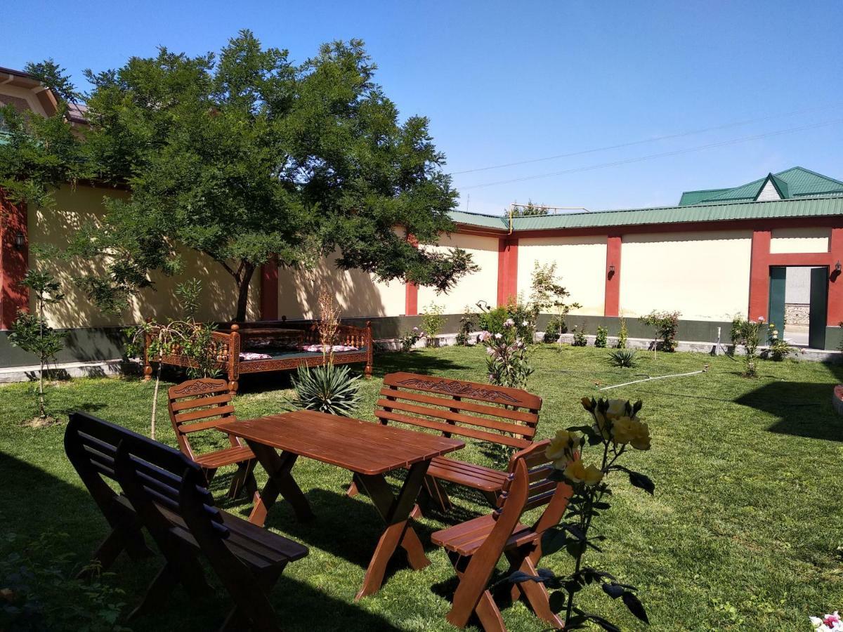 Chinor Garden Hotel Tasjkent Buitenkant foto